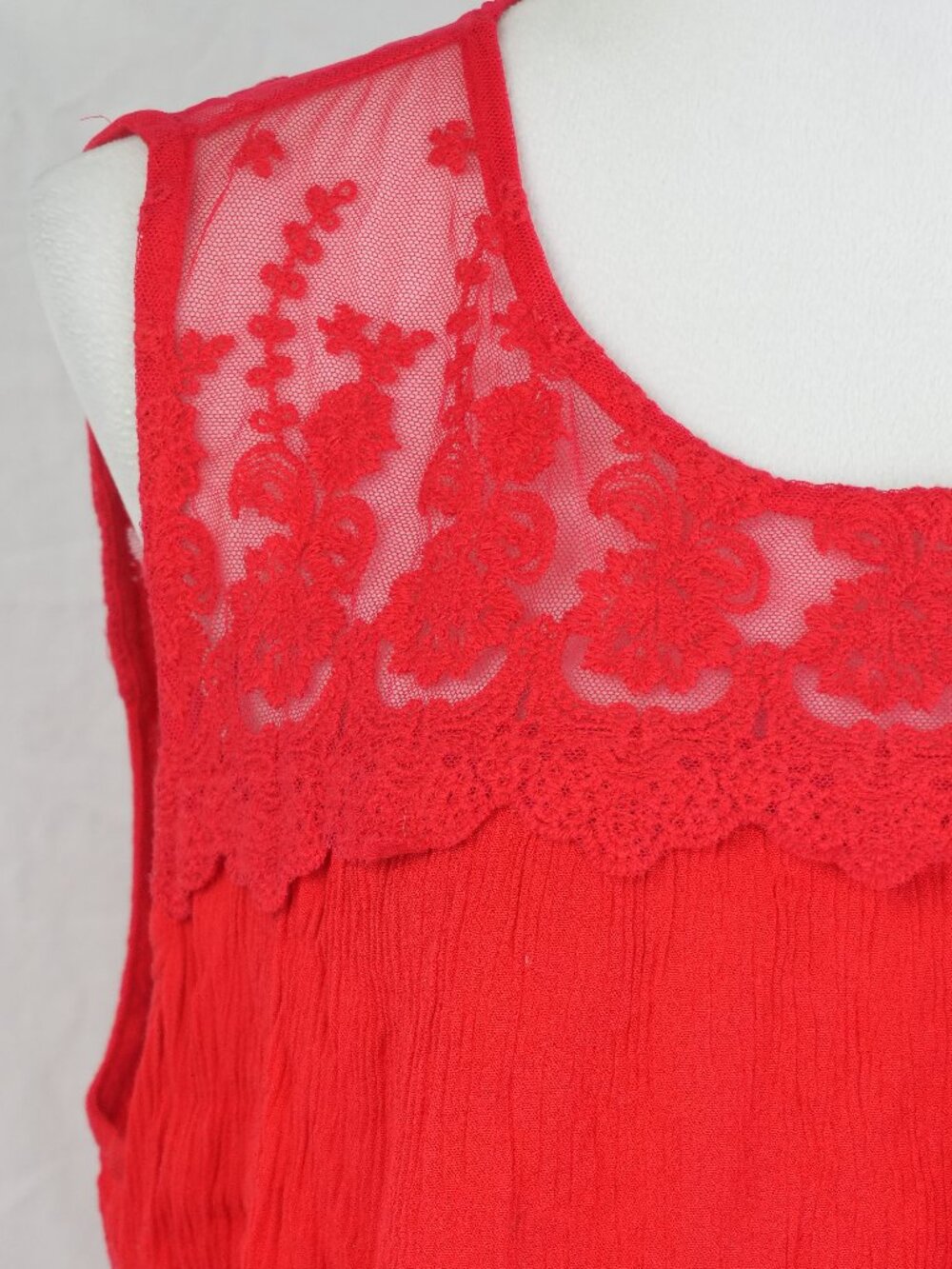 LNC Tank top Lightweight Summer JohnPaulRichard Womens Large Red  Lace Textured